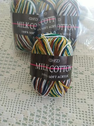 8 Madejas de Lana Multicolor Milk Cotton