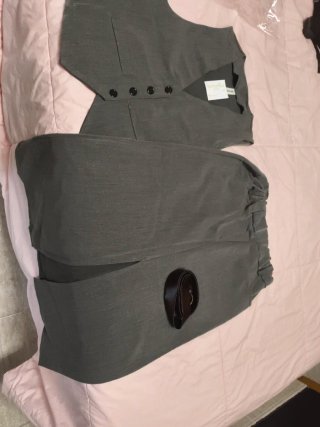 Conjunto Chaleco y Falda Gris