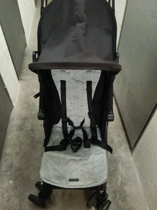 Cochecito Maclaren Negro y Gris