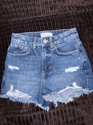 Pantalón vaquero corto Zara azul