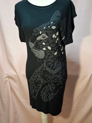 Vestido de punto negro con estampado