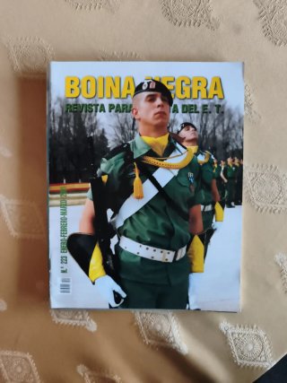 Revista Boina Negra. Año 2001. Completo