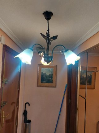 Lámpara de techo antigua