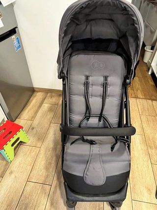 Carro de paseo Kinderkraft gris