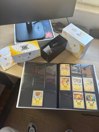 Álbum y Caja de Entrenador Élite Pokémon 30º