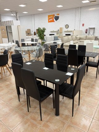Mesa Cristal Negro + 6 Sillas Modernas.