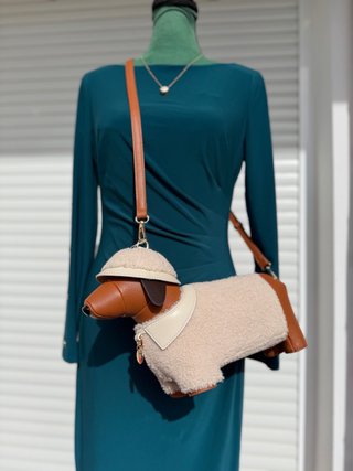 Bolso con forma de perro
