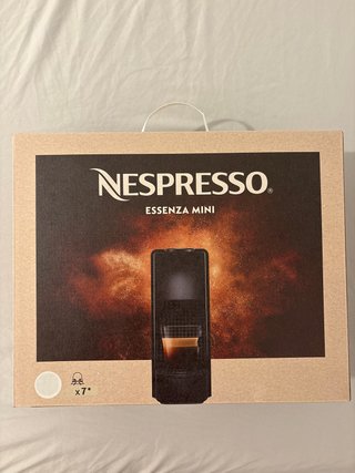 Cafetera Nespresso Essenza Mini. PRECINTADA.