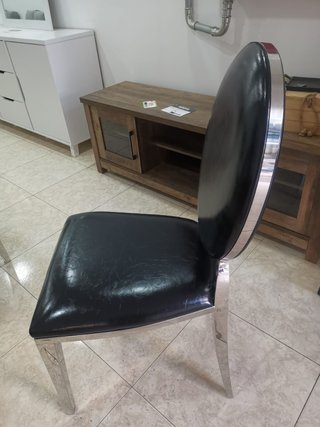 Sillas de Polipiel Blancas y Negras