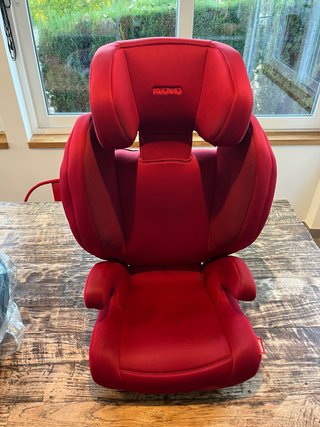 Silla de coche Recaro; 2 fundas (una neuva)