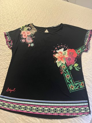 Camiseta Desigual Negra Estampada Talla S nueva