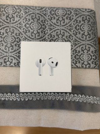 Apple AirPods 5 sin carga inalambrica
