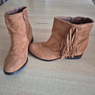 Botines Marrones con Flecos / 149