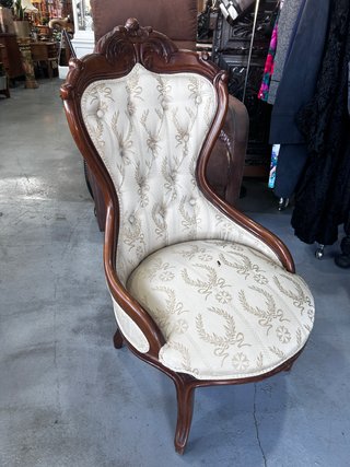Silla Descalzadora Antigua estilo Isabelino