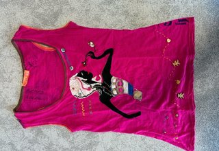 Camiseta Rosa con Estampado