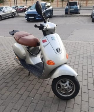 Vespa ET2 Scooter