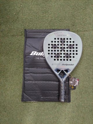 Pala de pádel Bullpadel- Vertex 04 Tour Finals