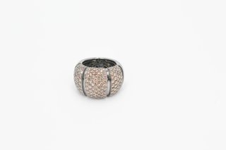 Anillo de oro blanco de 18k con diamantes…. Ref:044-01-01204