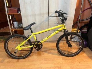 Bicicleta BMX Amarilla