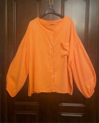 Camisa Naranja con Mangas de Globo