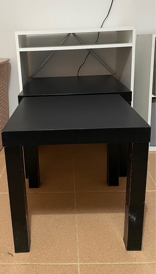 Escritorio blanco y Set de 2 Mesas Auxiliares.