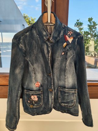 Chaqueta Vaquera con Bordados
