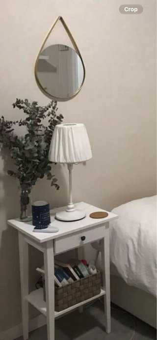 Lámpara de mesa blanca
