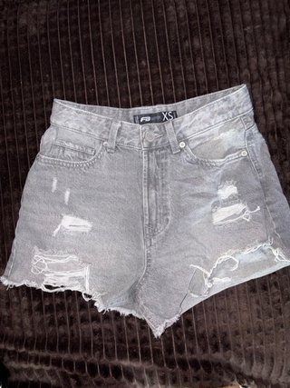 Pantalón vaquero corto gris FB Sister XS