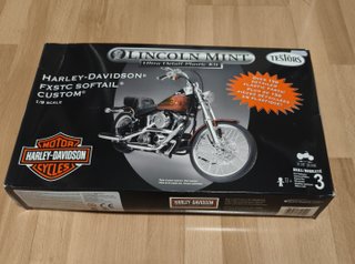 Maqueta Harley-Davidson FXSTC Softail Custom 1/9
