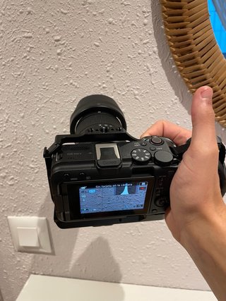 Cámara Canon R50V + accesorios