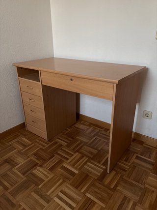 Escritorio de Madera con Cajonera