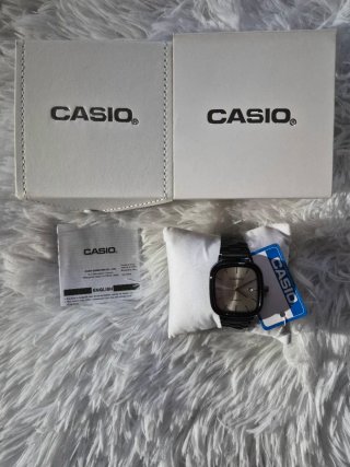 Reloj Casio Vintage Cuadrado Esfera Plateada