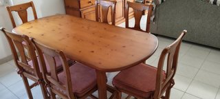 Mesa de comedor con 6 sillas de madera