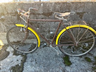 Bicicleta antigua BH.