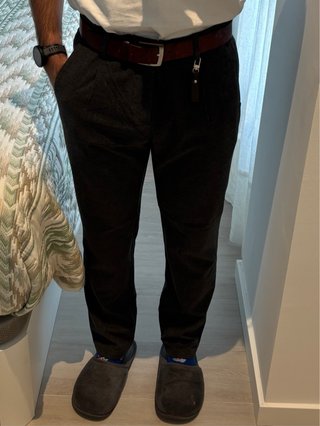 Pantalón de vestir gris oscuro