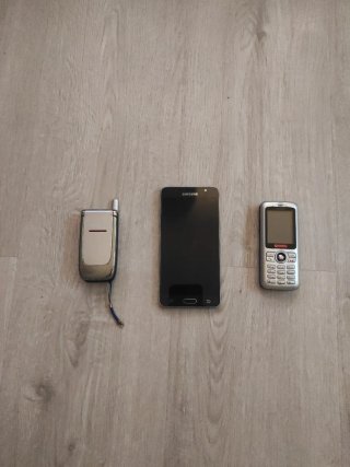 Pack de 3 teléfonos móviles.