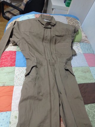 Mono de trabajo militar