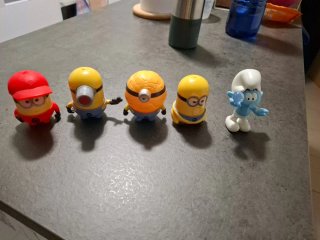 Set de 5 Figuras Minions y Pitufos