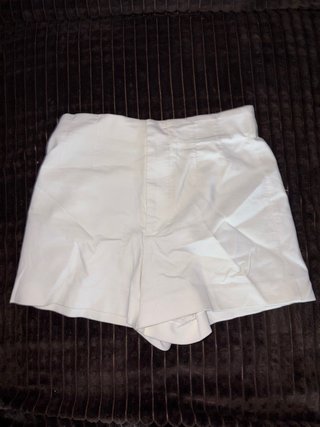 Pantalón corto blanco Zara