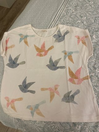 Camiseta con estampado de pajaritos