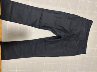 Pantalón Efecto Piel Mango Negro