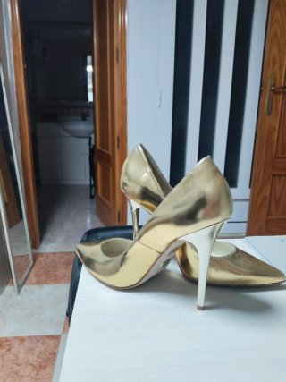 Zapatos de Tacón Dorados