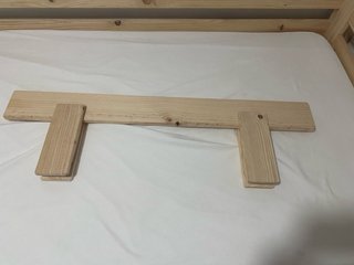 Barrera de cama de madera Lufe.