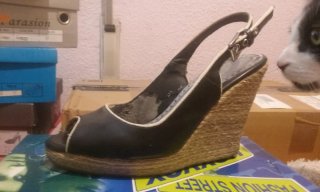 Sandalias de cuña negras