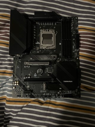 Placa Base MSI MAG B650 Tomahawk WiFi URGE VENTA