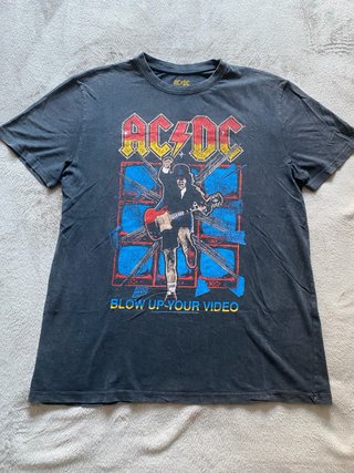 Camiseta AC/DC Blow Up Your Video Pull&Bear tallaM