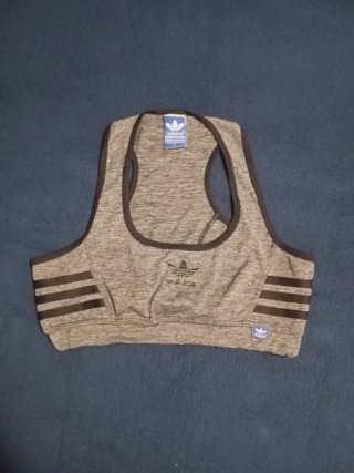 Top deportivo Adidas gris
