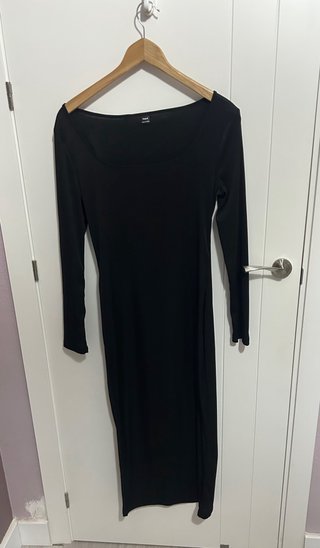 Vestido largo negro de manga larga