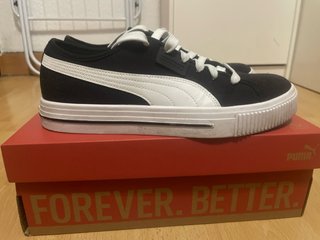 Zapatillas Puma Negras y Blancas