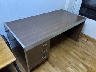 Escritorio de oficina de madera